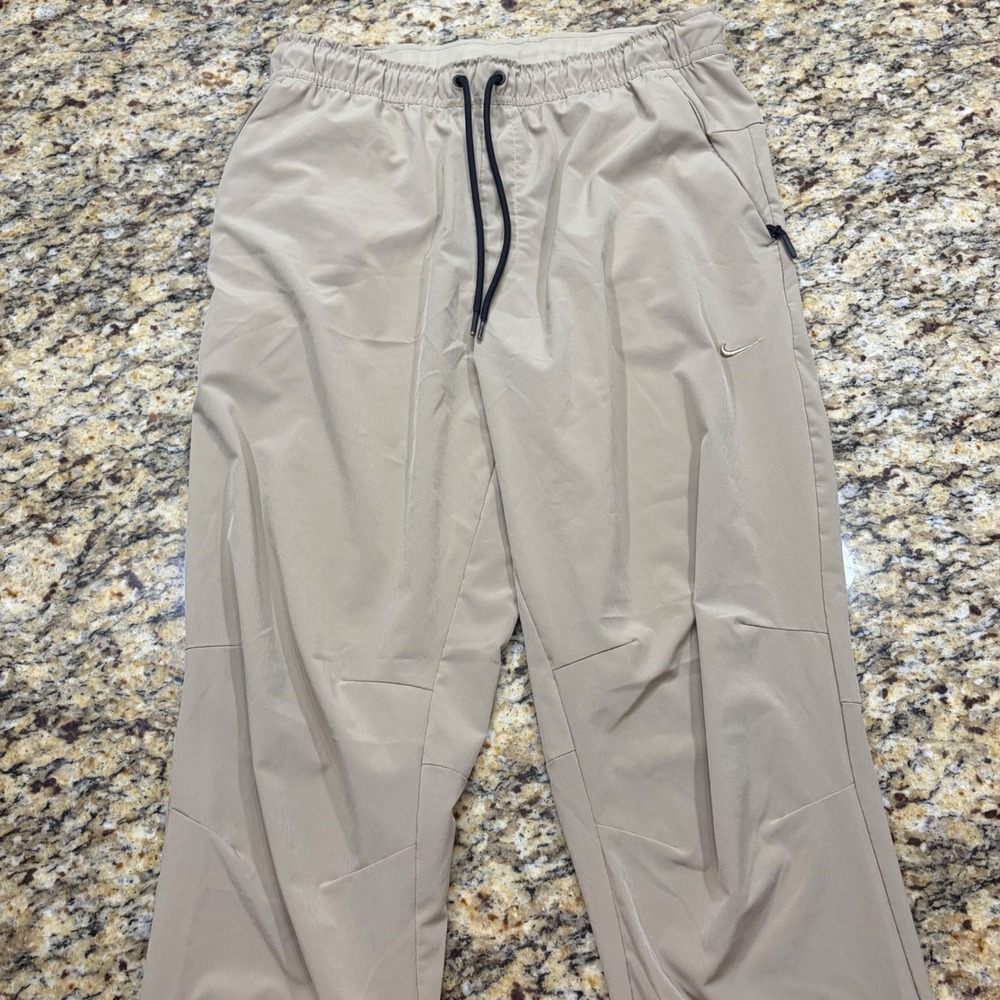 Nike Dri-FIT Women LT Khaki Tan Jogger Athletic Pants Tapered Leg Zippered ws
